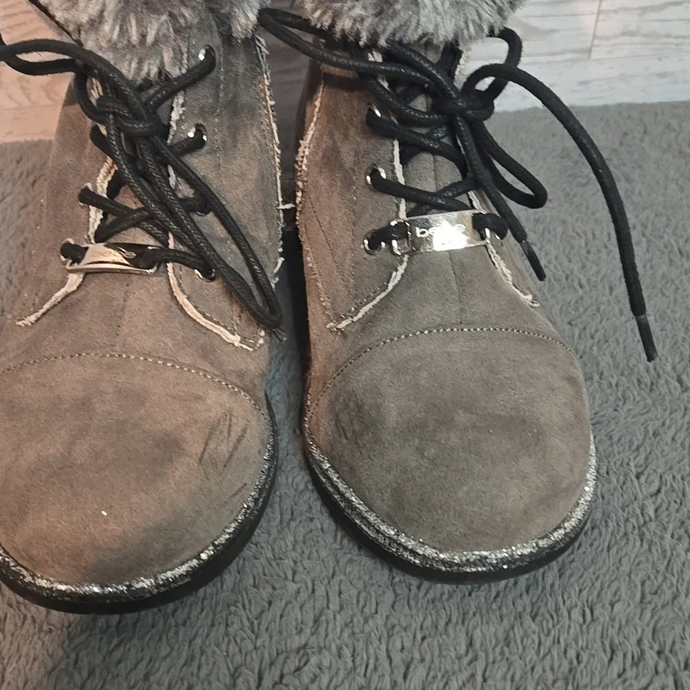 Kids Bebe Fur-Trimmed Winter Boots Sz 2